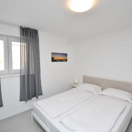 Leonardo * Primošten